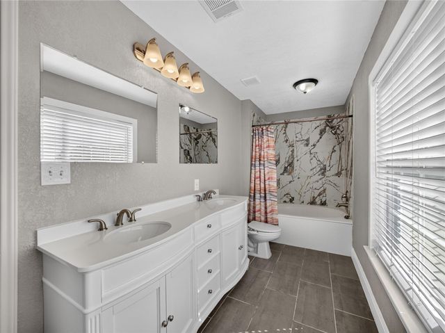 3000 Ridgemont LN, Kyle, TX 78640