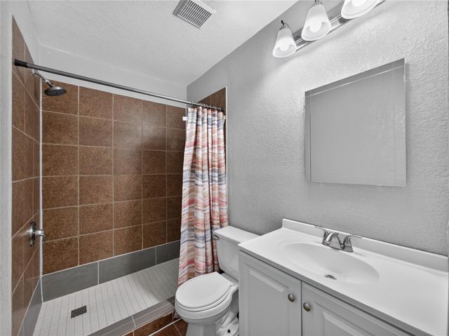 3000 Ridgemont LN, Kyle, TX 78640