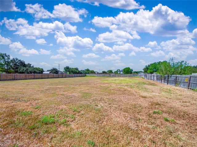 3000 Ridgemont LN, Kyle, TX 78640