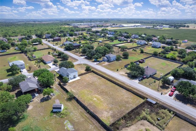 3000 Ridgemont LN, Kyle, TX 78640