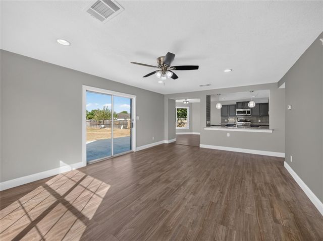 3000 Ridgemont LN, Kyle, TX 78640