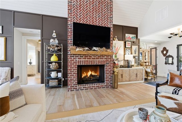 1198 N Edgewater Trail, Toccoa, GA 30577