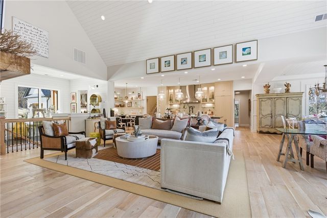 1198 N Edgewater Trail, Toccoa, GA 30577