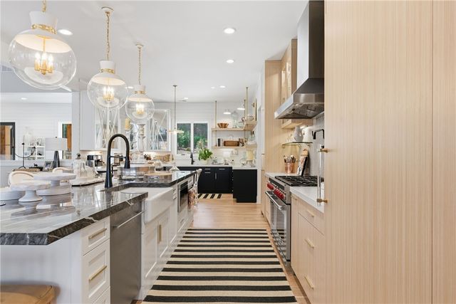 1198 N Edgewater Trail, Toccoa, GA 30577