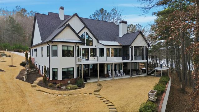 1198 N Edgewater Trail, Toccoa, GA 30577