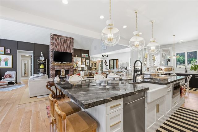 1198 N Edgewater Trail, Toccoa, GA 30577