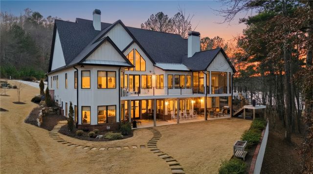 1198 N Edgewater Trail, Toccoa, GA 30577