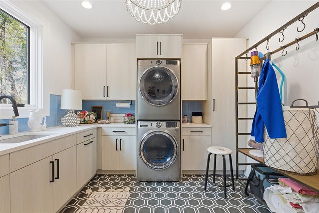 1198 N Edgewater Trail, Toccoa, GA 30577