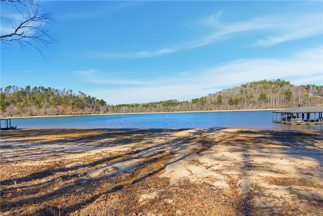 1198 N Edgewater Trail, Toccoa, GA 30577