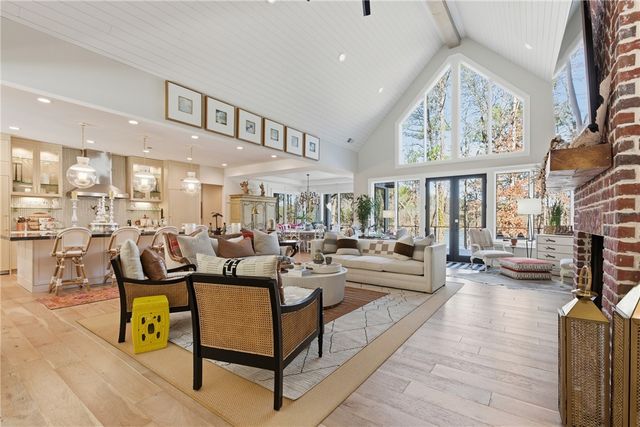 1198 N Edgewater Trail, Toccoa, GA 30577