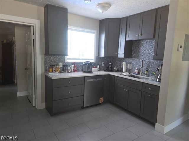 1665 Moreno AVE, Fort Myers, FL 33901