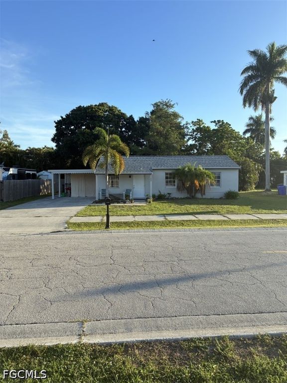 1665 Moreno AVE, Fort Myers, FL 33901