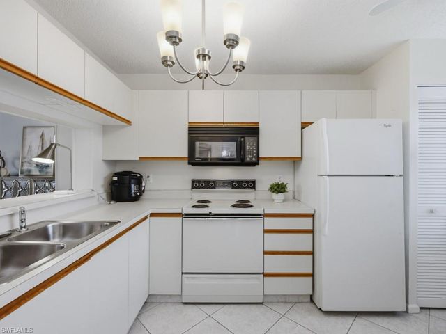 5970 Amherst DR C203, Naples, FL 34112