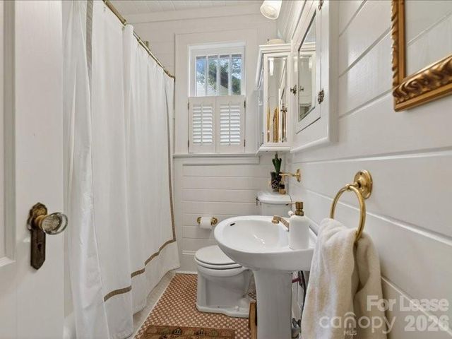 204 S Laurel Avenue, Charlotte, NC 28207