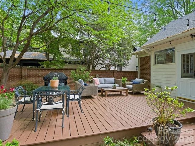 204 S Laurel Avenue, Charlotte, NC 28207