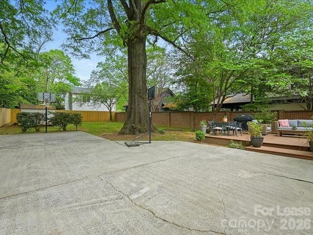 204 S Laurel Avenue, Charlotte, NC 28207