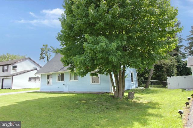 28 BAYBERRY LN, Willingboro, NJ 08046