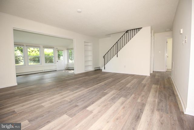 28 BAYBERRY LN, Willingboro, NJ 08046
