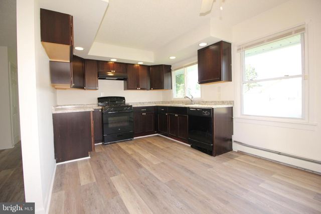 28 BAYBERRY LN, Willingboro, NJ 08046