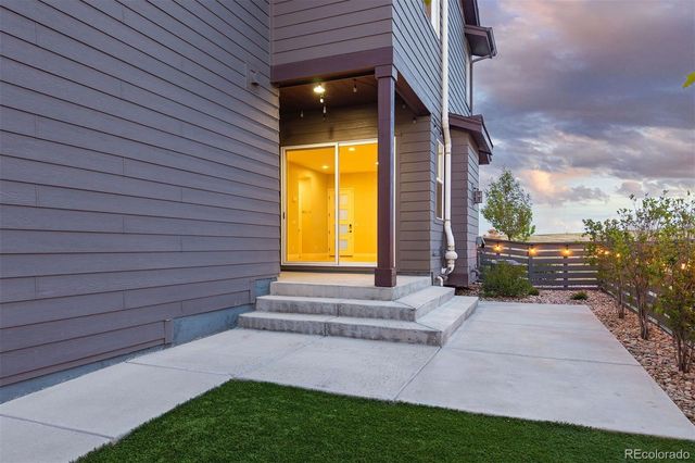 6129 Stable View Street, Castle Pines, CO 80108