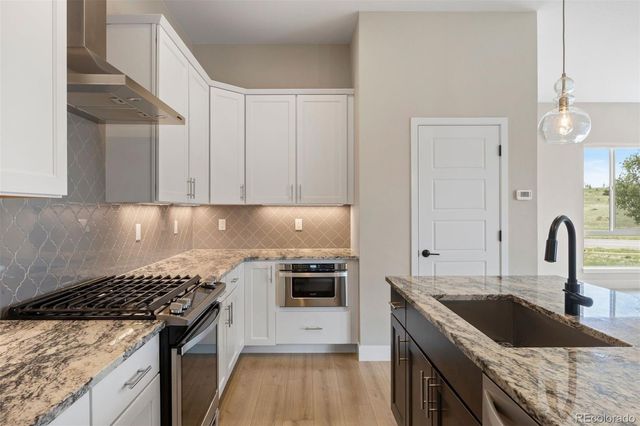 6129 Stable View Street, Castle Pines, CO 80108