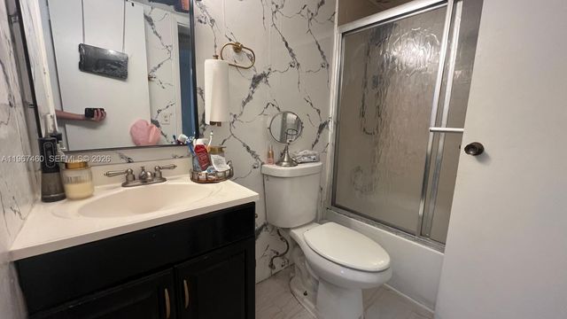 16465 NE 22nd Ave 514, North Miami Beach, FL 33160