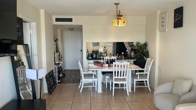 16465 NE 22nd Ave 514, North Miami Beach, FL 33160
