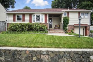 13 Leonard Street, Woburn, MA 01801
