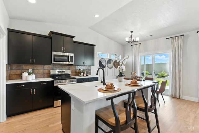 7621 E Dixon St, Nampa, ID 83687