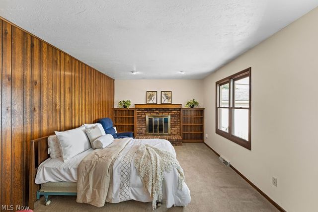 241 Van Buren Avenue, Cuyahoga Falls, OH 44221