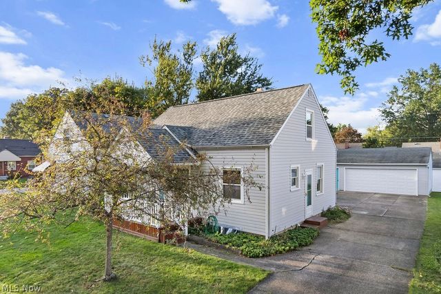 241 Van Buren Avenue, Cuyahoga Falls, OH 44221