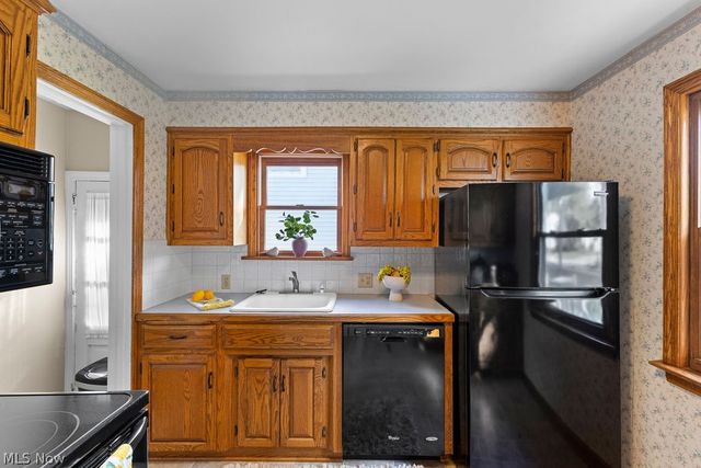 241 Van Buren Avenue, Cuyahoga Falls, OH 44221