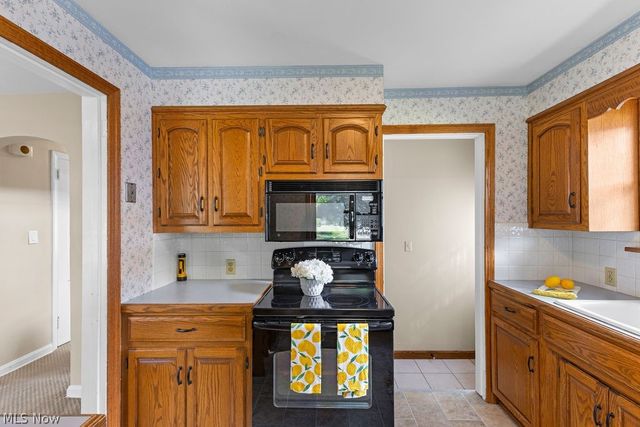 241 Van Buren Avenue, Cuyahoga Falls, OH 44221
