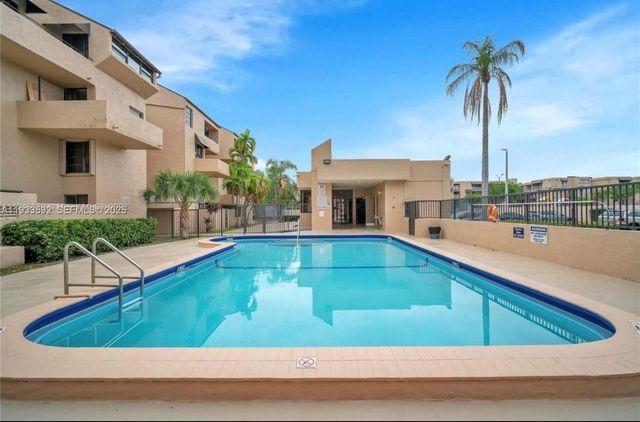 10700 SW 108th Ave C306, Miami, FL 33176