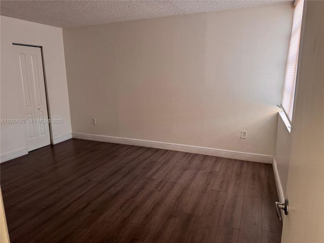 10700 SW 108th Ave C306, Miami, FL 33176