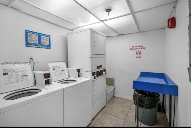 10700 SW 108th Ave C306, Miami, FL 33176