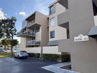 10700 SW 108th Ave C306, Miami, FL 33176