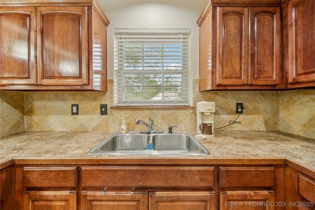 3321 Fairway Street, Claremore, OK 74019