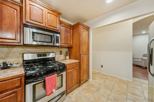 3321 Fairway Street, Claremore, OK 74019