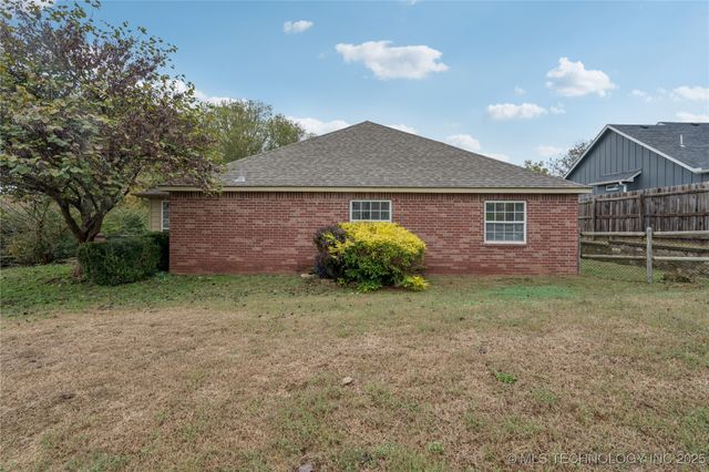 3321 Fairway Street, Claremore, OK 74019
