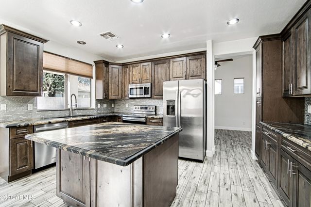 563 E KRISTA Way, Tempe, AZ 85284