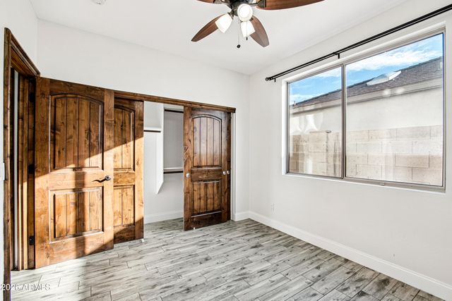 563 E KRISTA Way, Tempe, AZ 85284