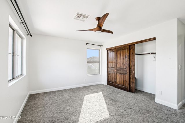 563 E KRISTA Way, Tempe, AZ 85284