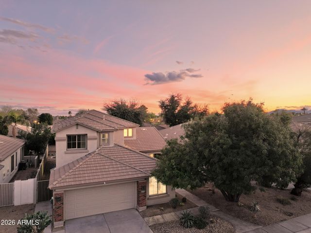 563 E KRISTA Way, Tempe, AZ 85284