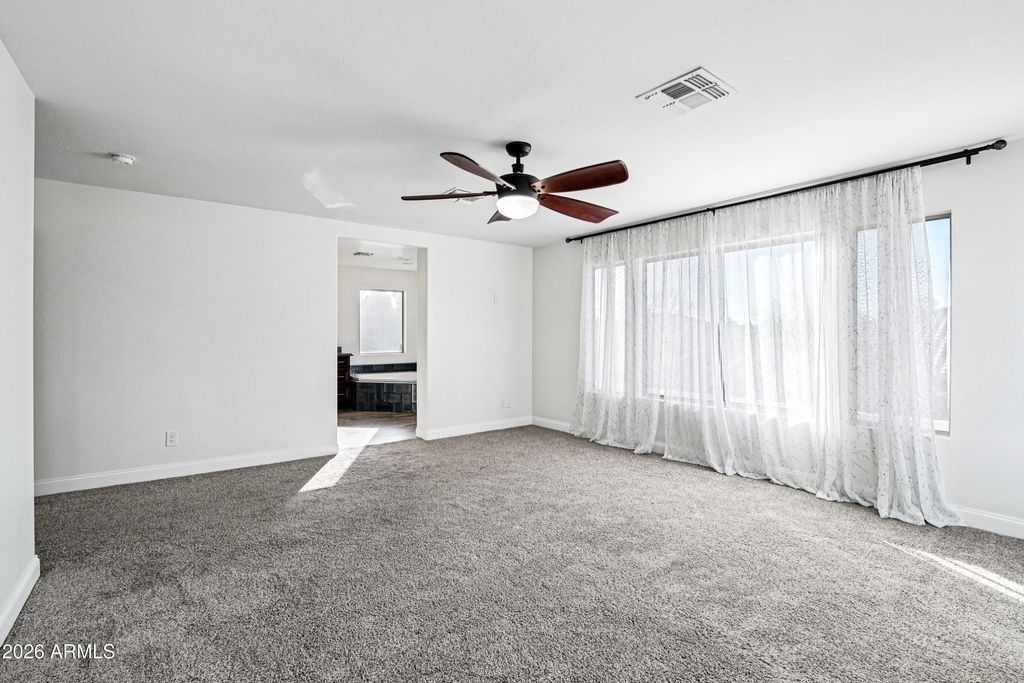 Image 14 of property listing at 563 E KRISTA Way, Tempe, AZ 85284