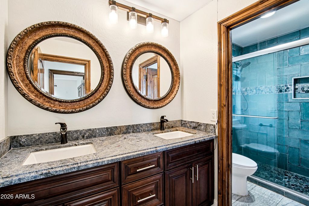 Image 19 of property listing at 563 E KRISTA Way, Tempe, AZ 85284