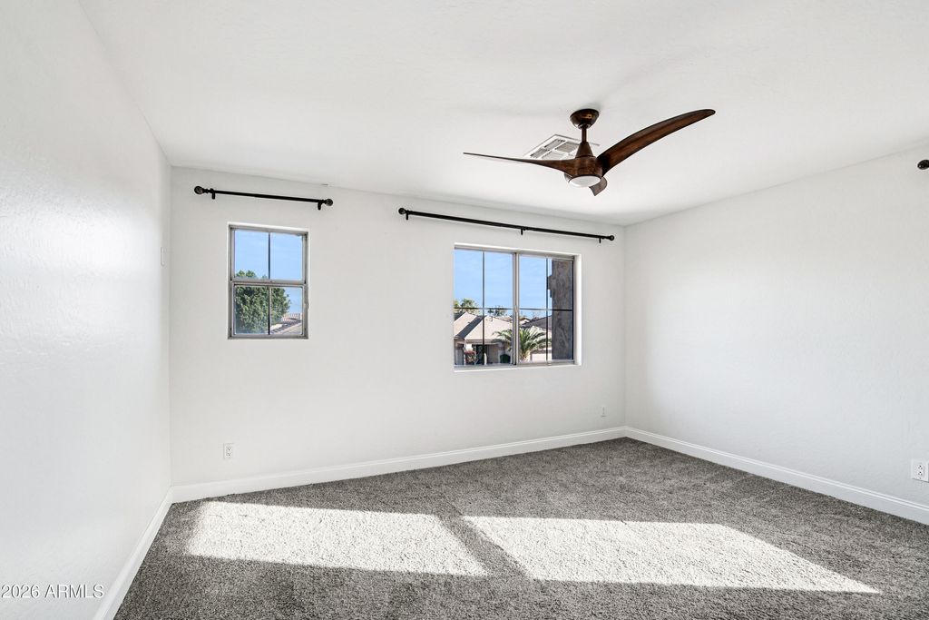 Image 22 of property listing at 563 E KRISTA Way, Tempe, AZ 85284