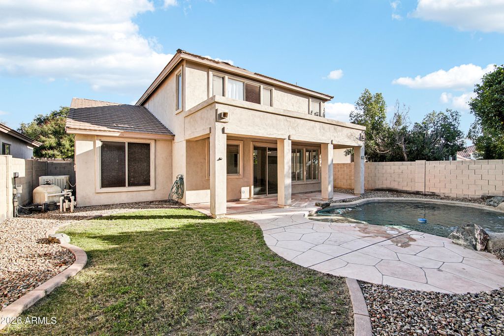 Image 32 of property listing at 563 E KRISTA Way, Tempe, AZ 85284
