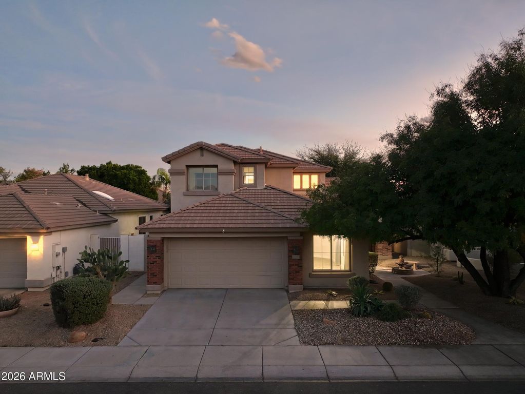 Image 35 of property listing at 563 E KRISTA Way, Tempe, AZ 85284
