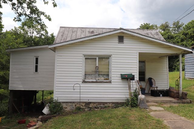 354 Garrett Avenue, Brooksville, KY 41004